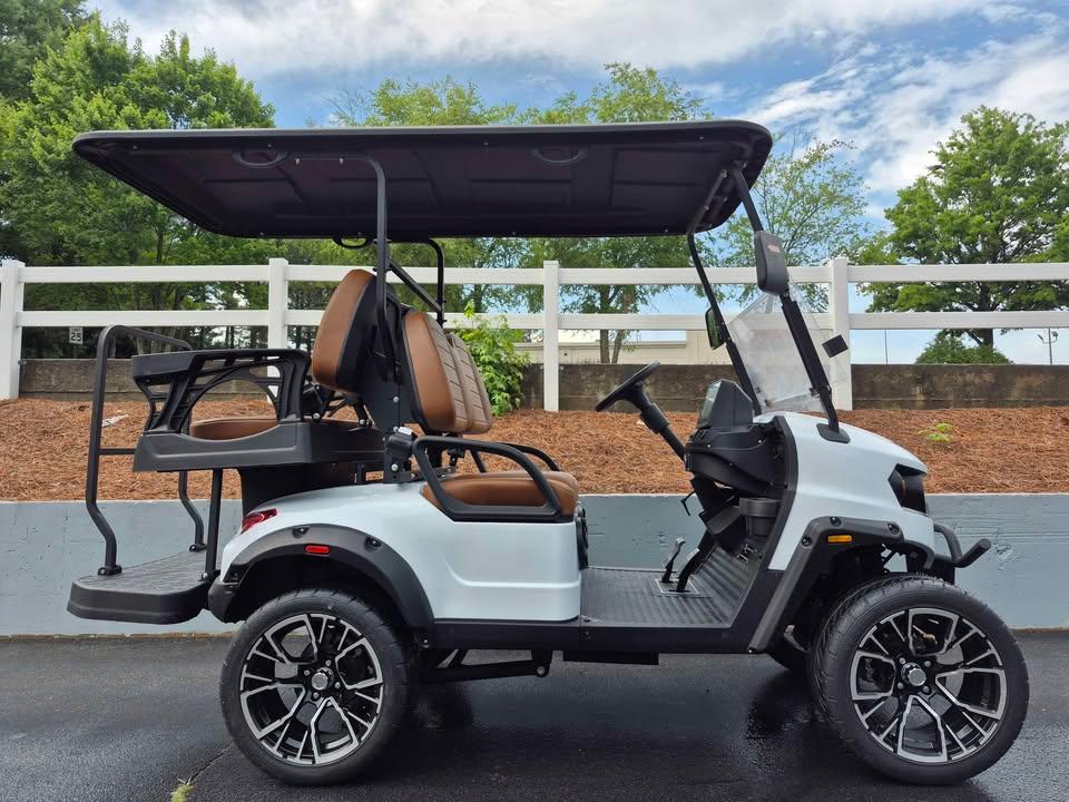 SOLANA F MODEL 4 PASSENGER STREET LEGAL LSV gallery image 2