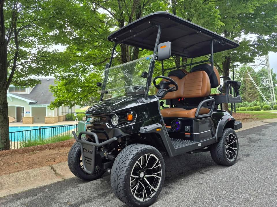 SOLANA F MODEL 4 PASSENGER STREET LEGAL LSV